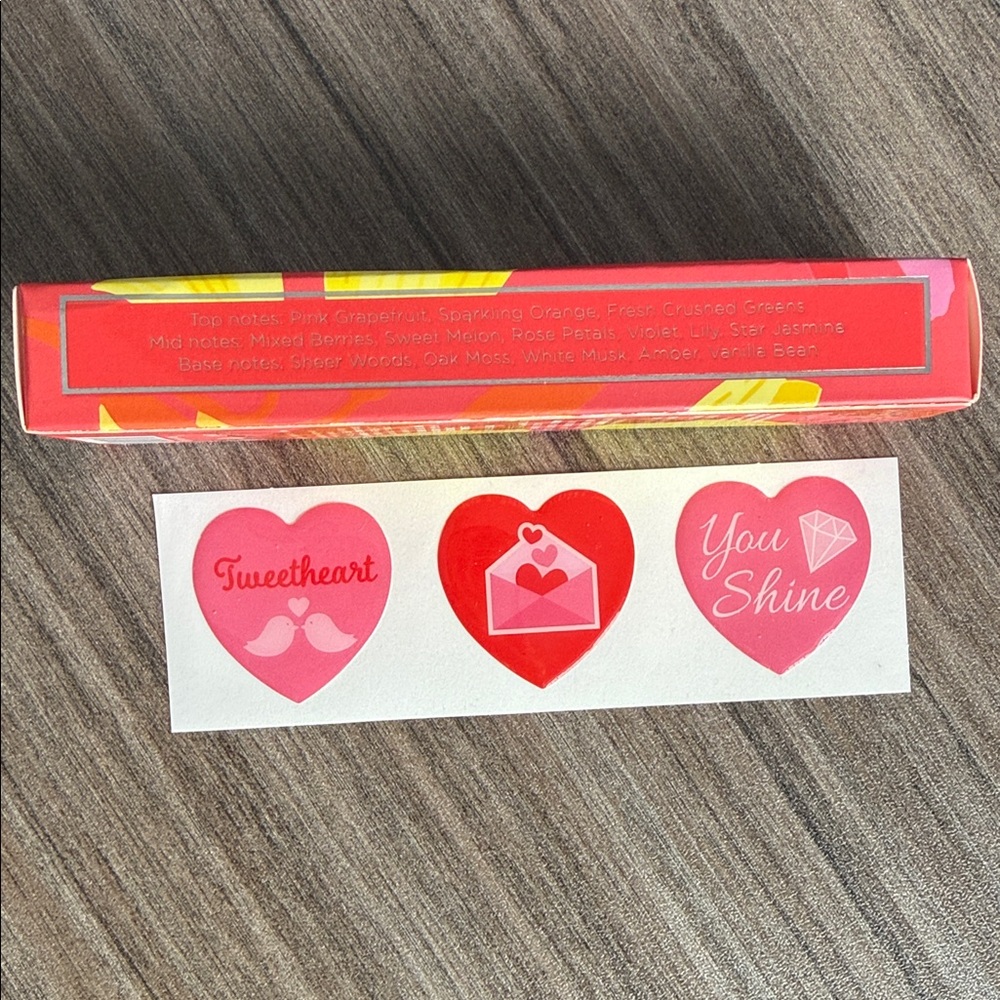 Kensie Darling Daydream Perfum with Red and Pink Accents NEW - Picture 4 of 6